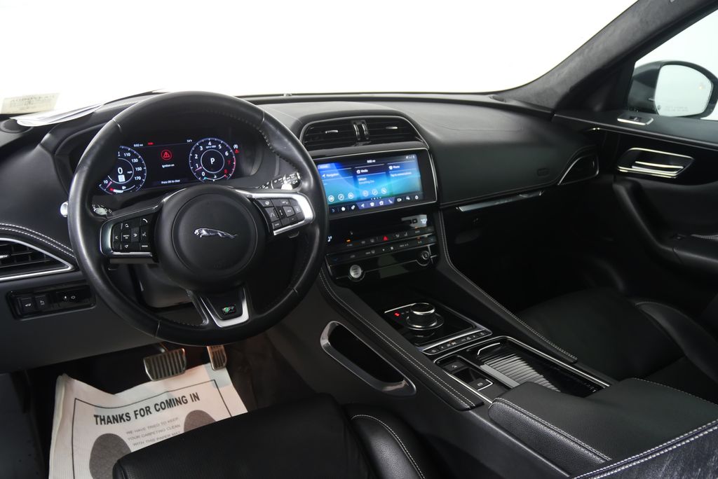 Thumbnail: 2019 Jaguar F-Pace - 12