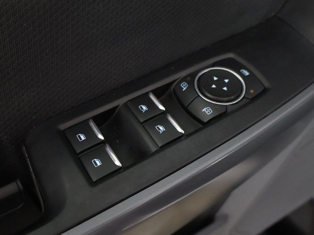Used 2022 Silver Ford XLT image 33