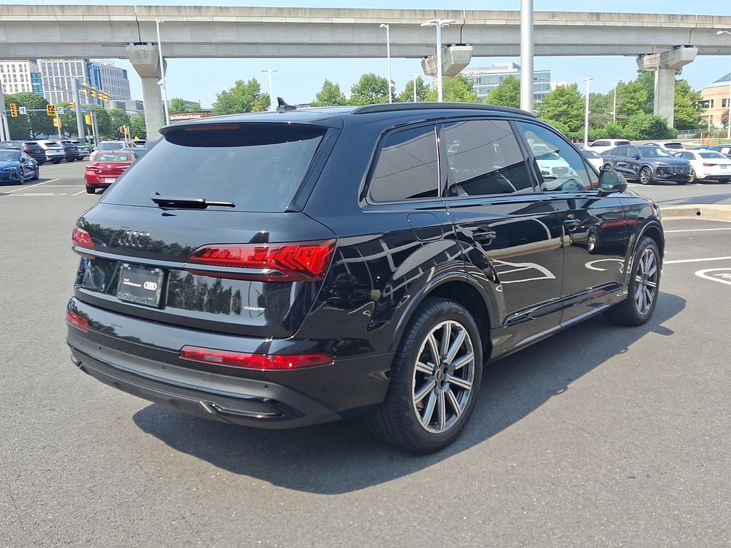Thumbnail: 2023 Audi Q7 - 4