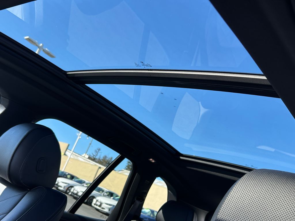 Thumbnail: 2023 BMW X5 - 16