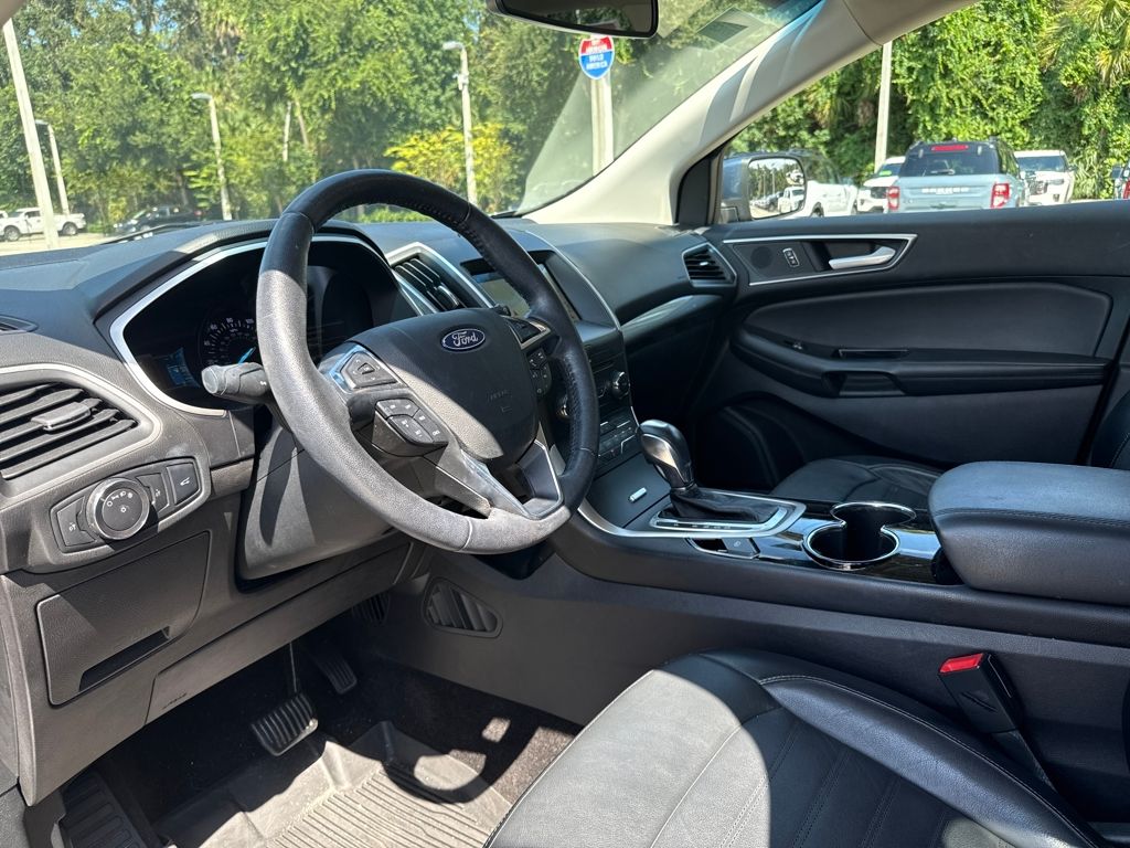 2018 Ford Edge SEL photo 4