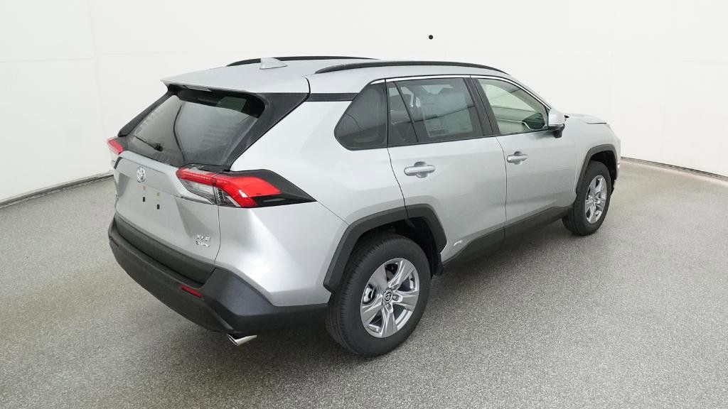 Thumbnail: 2025 Toyota RAV4 - 16