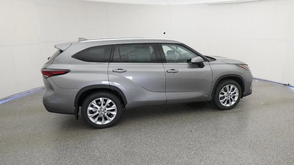 Thumbnail: 2025 Toyota Highlander - 2