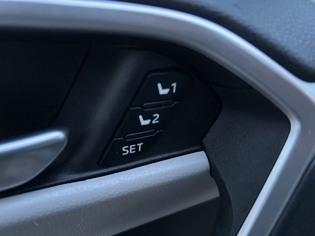 Thumbnail: 2023 Toyota RAV4 - 18