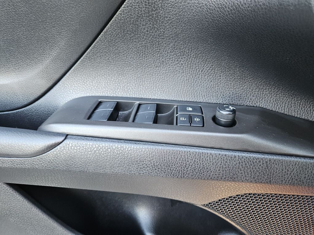 2023 Toyota Camry SE FWD Sedan