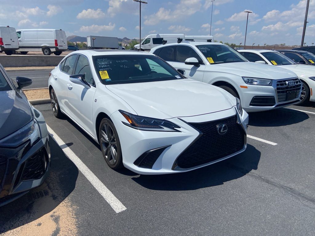 Thumbnail: 2019 Lexus ES - 3