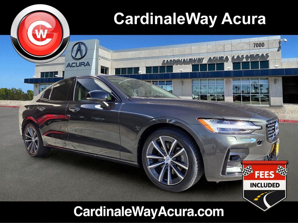 2022 Volvo S60 B5 Momentum FWD