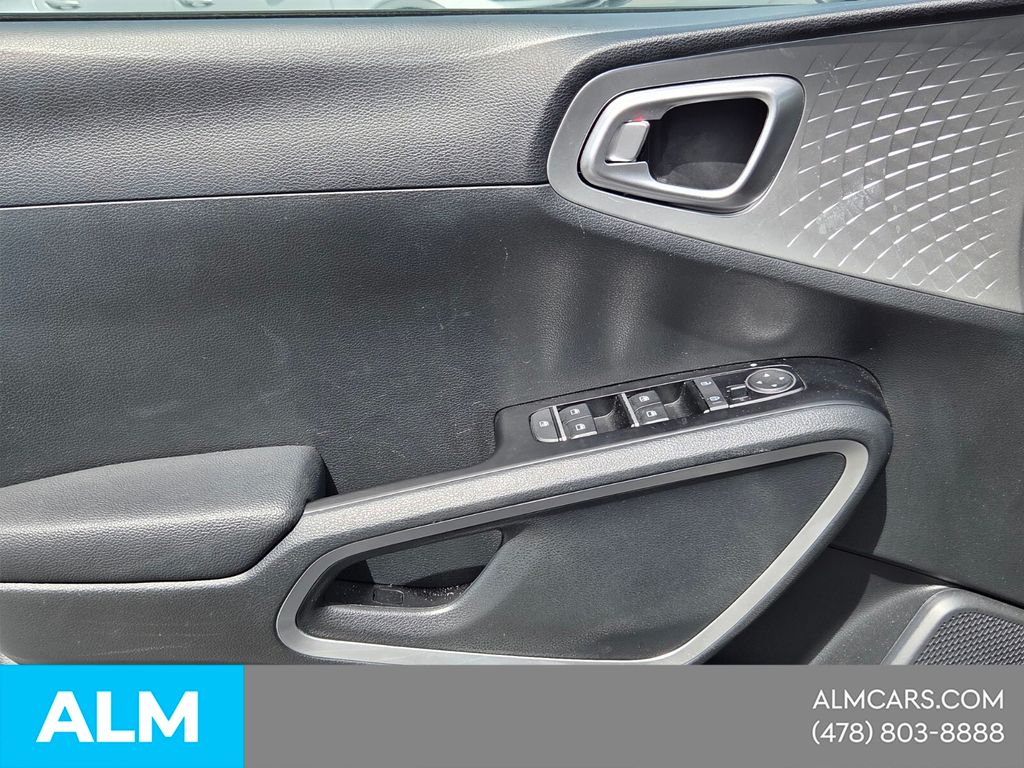 Used 2025 Black Kia LX image 31