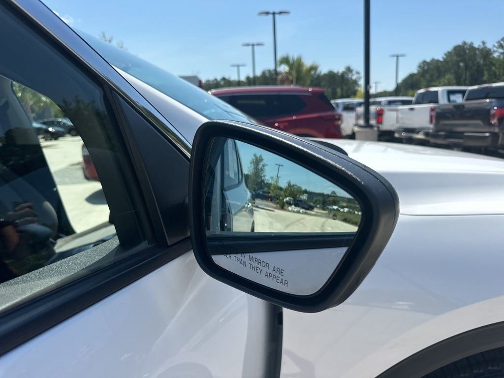 2022 Oxford White Ford Escape SE FWD SUV