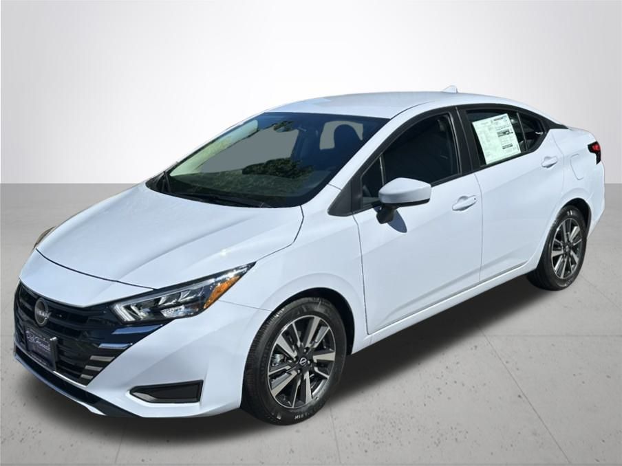 2025 Nissan Versa 1.6 SV photo 2