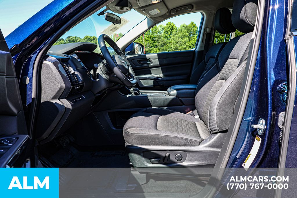 Used 2025 Blue Nissan SV image 18