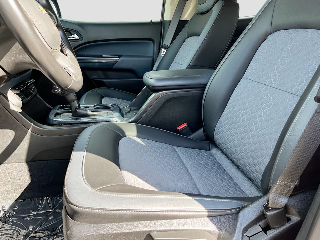 Used 2021 Black Chevrolet Z71 image 19