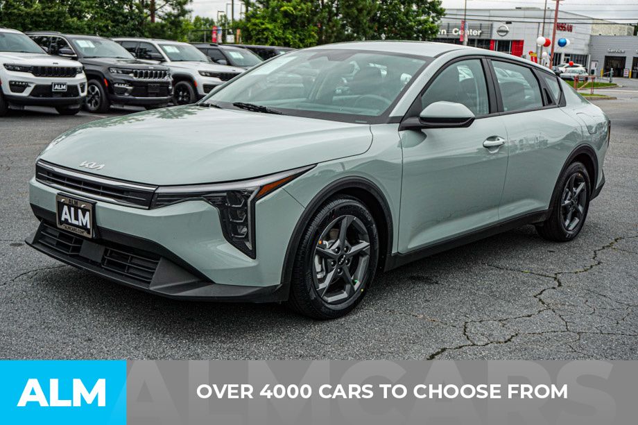 Used 2025 Blue Kia LXS image 3