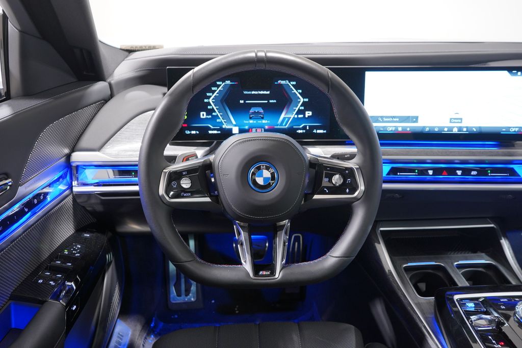 2024 BMW i7 M70 11