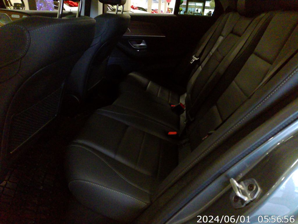 Thumbnail: 2026 Mercedes-Benz GLE - 27