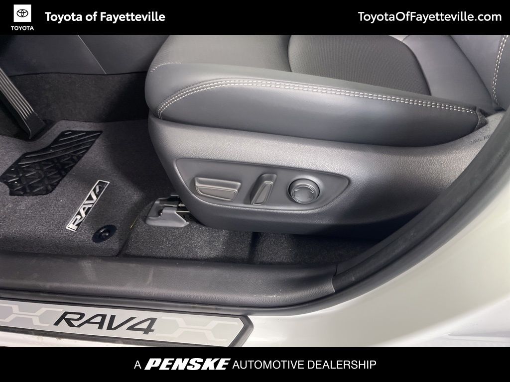 Thumbnail: 2025 Toyota RAV4 - 25