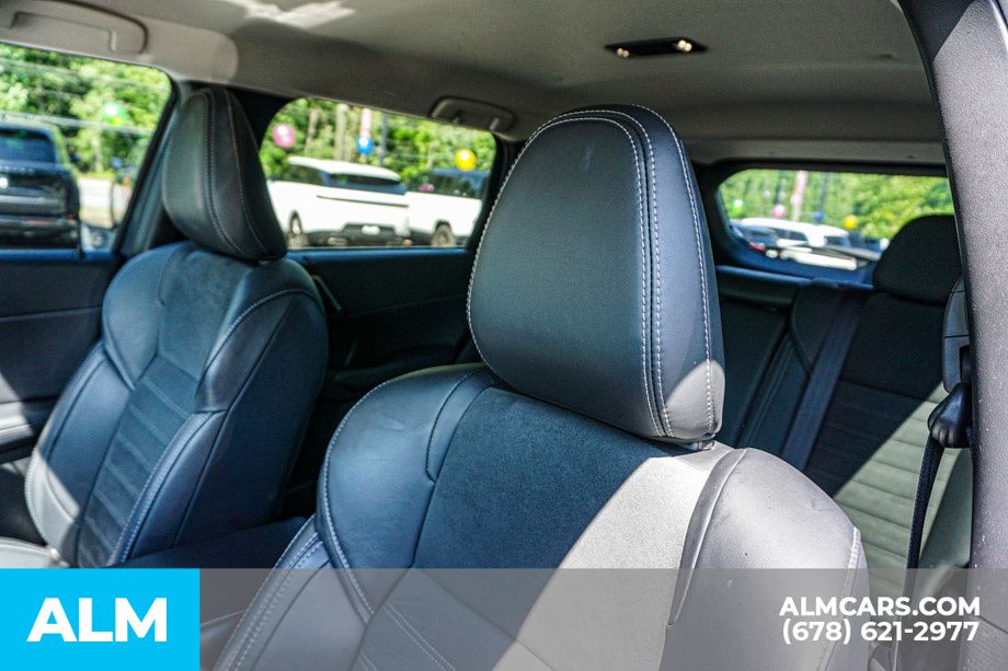 Used 2025 Gray Mitsubishi SE image 18