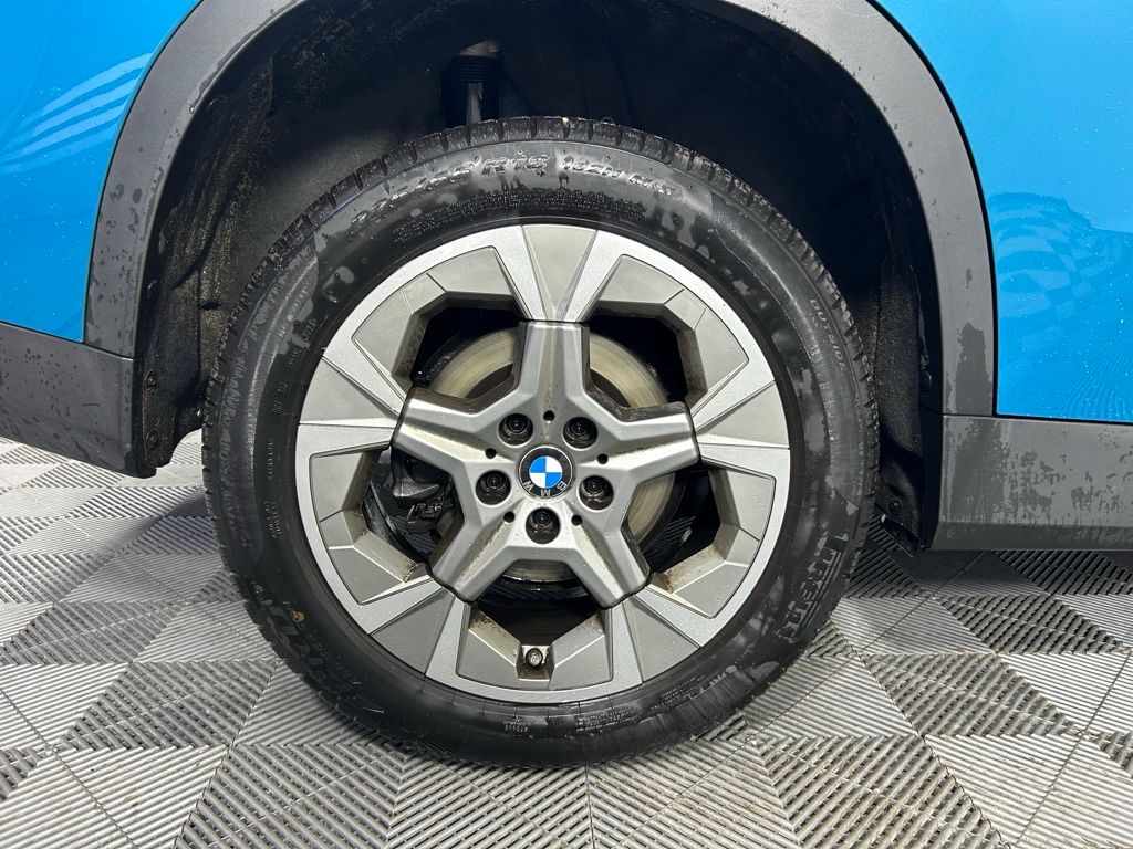 Thumbnail: 2023 BMW X1 - 11