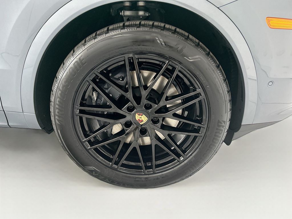 Thumbnail: 2026 Porsche Cayenne - 32