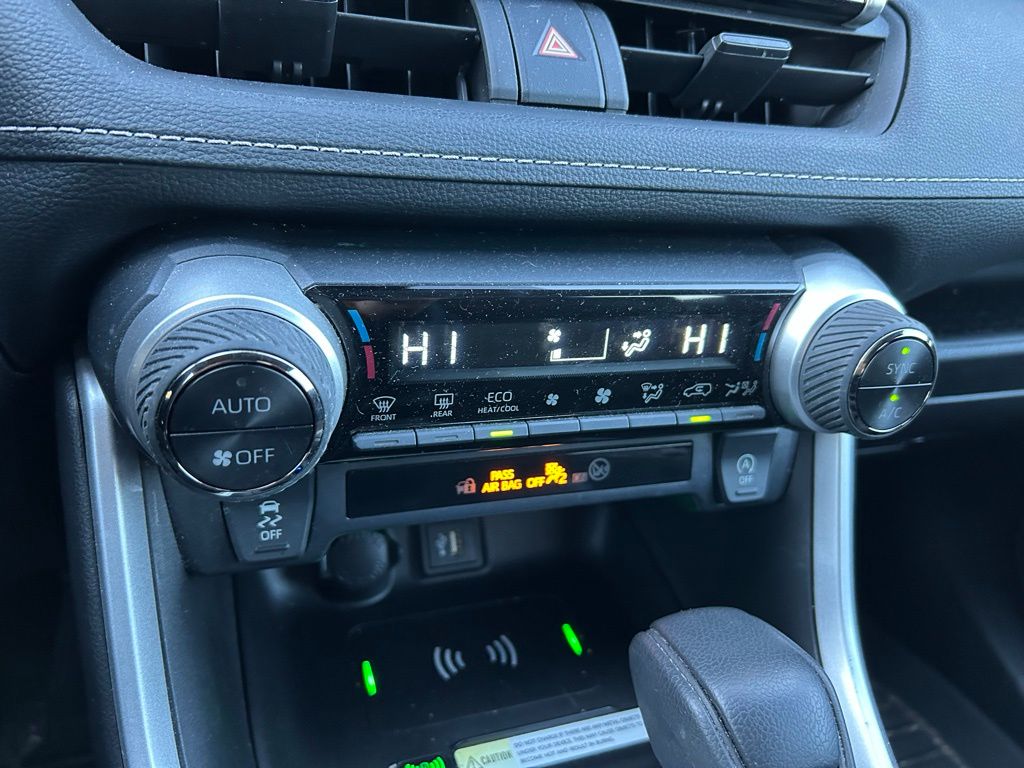 Thumbnail: 2024 Toyota RAV4 - 25