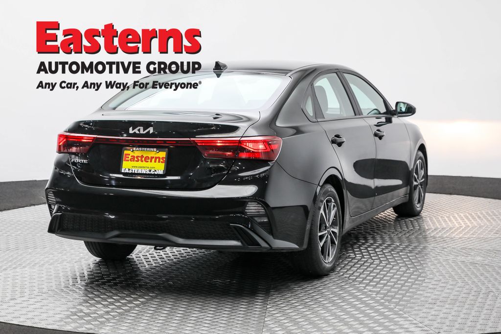 Used 2024 Black Kia LXS image 5