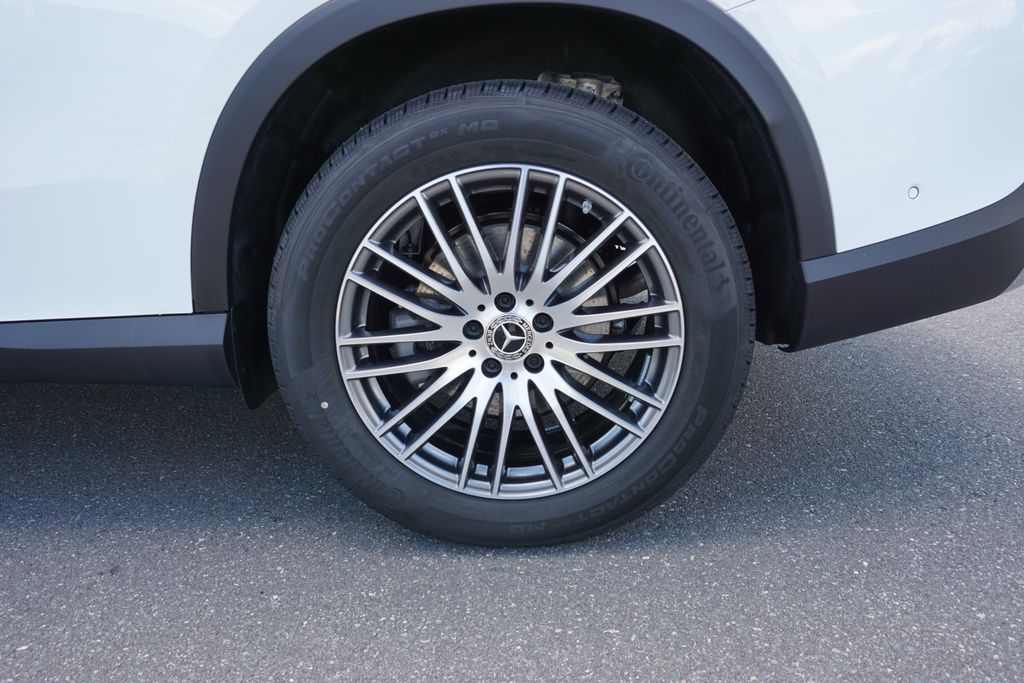 2025 Mercedes-Benz GLC 300 18
