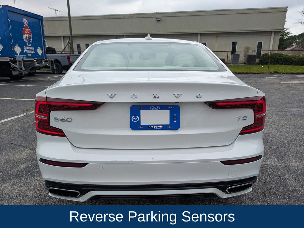 2021 Volvo S60 T5 Momentum
