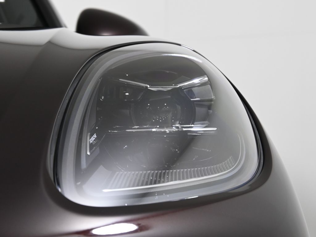 Thumbnail: 2026 Porsche Macan - 11