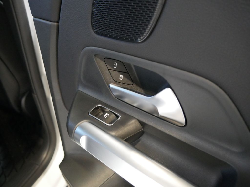 Thumbnail: 2026 Mercedes-Benz GLB - 32