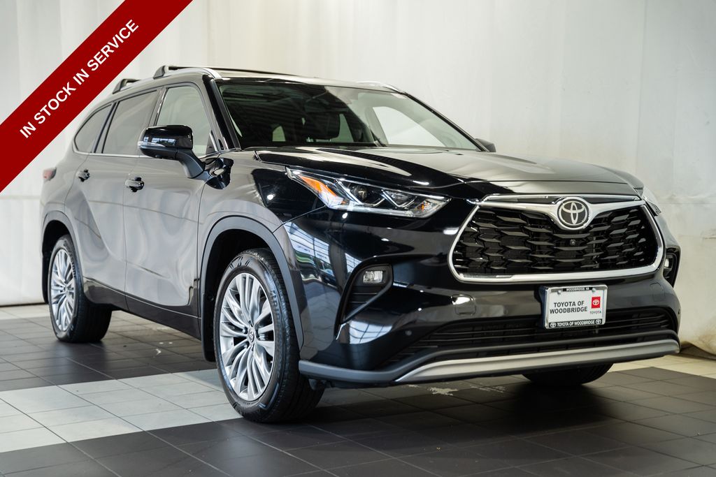 Midnight Black Metallic 2024 Toyota Highlander SUV / Crossover All-Wheel Drive 8-Speed Automatic