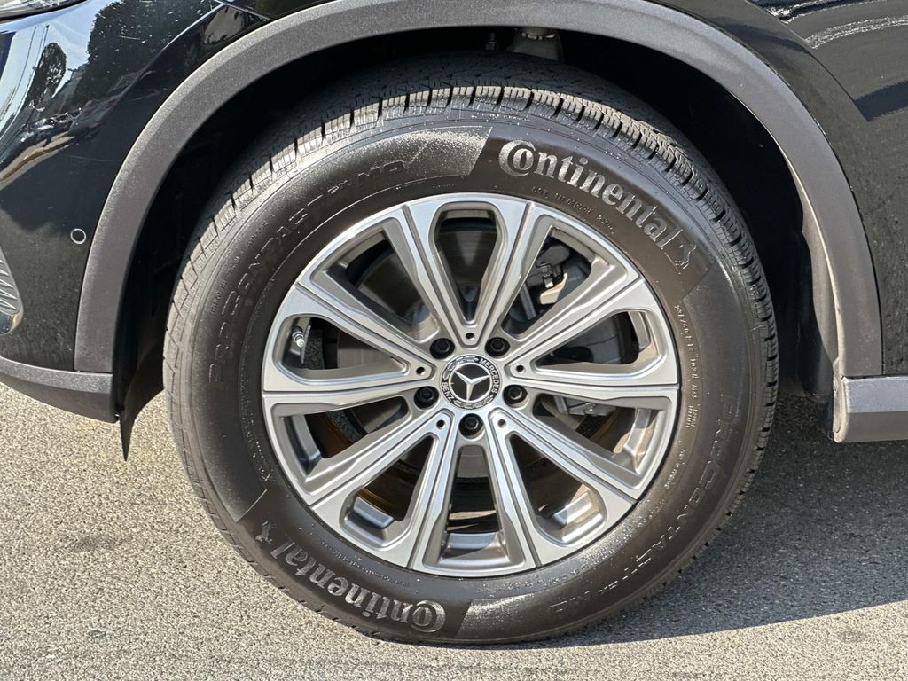Thumbnail: 2026 Mercedes-Benz GLC - 9