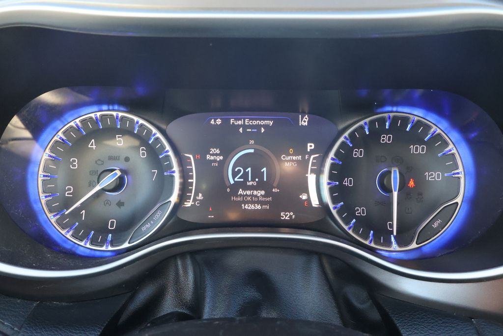 Thumbnail: 2018 Chrysler Pacifica - 19