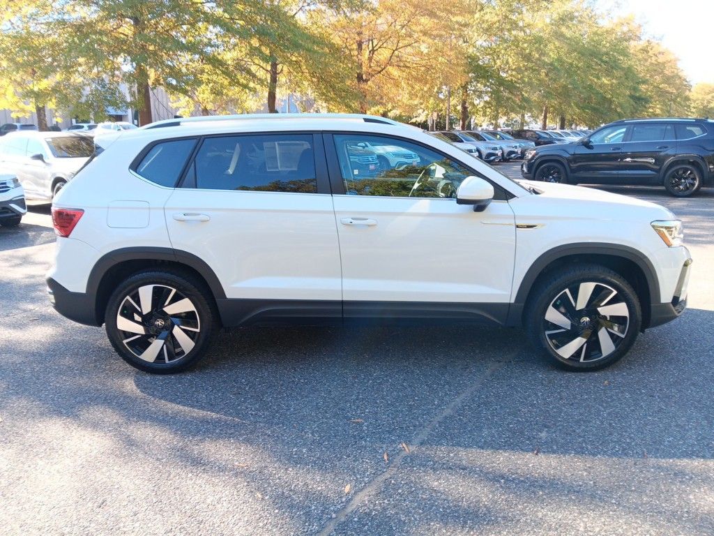 2024 Volkswagen Taos 1.5T SEL 6