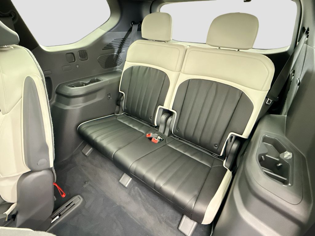 Thumbnail: 2024 Kia EV9 - 23