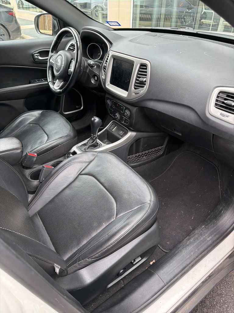 Thumbnail: 2020 Jeep Compass - 11