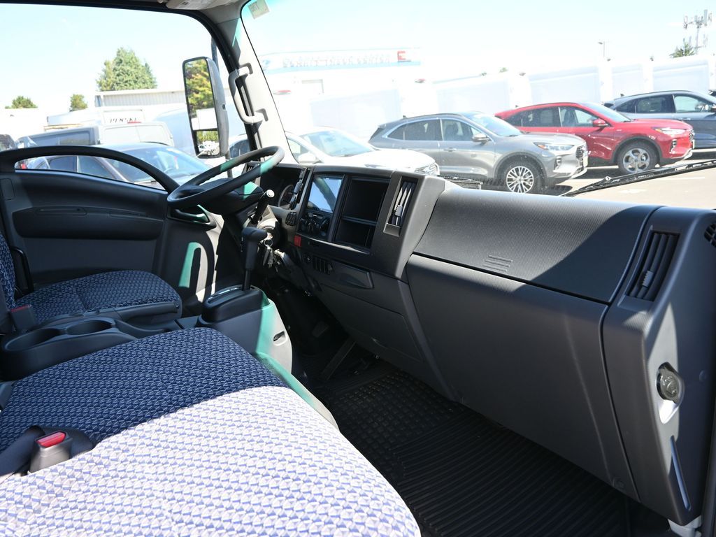 2024 Isuzu NPR HD 