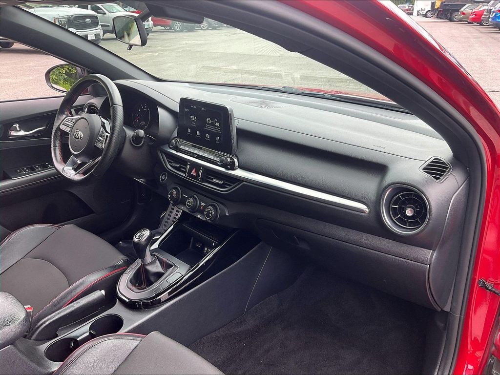 2021 Kia Forte — photo 14