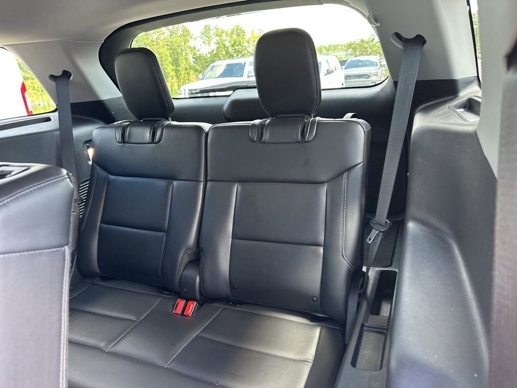 2024 Silver Metallic Ford Explorer XLT RWD SUV