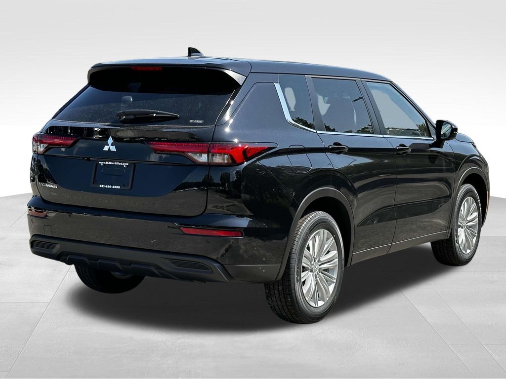 2024 Mitsubishi Outlander ES 6