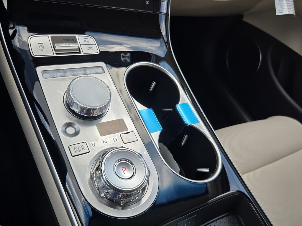 2027 Genesis Gv70