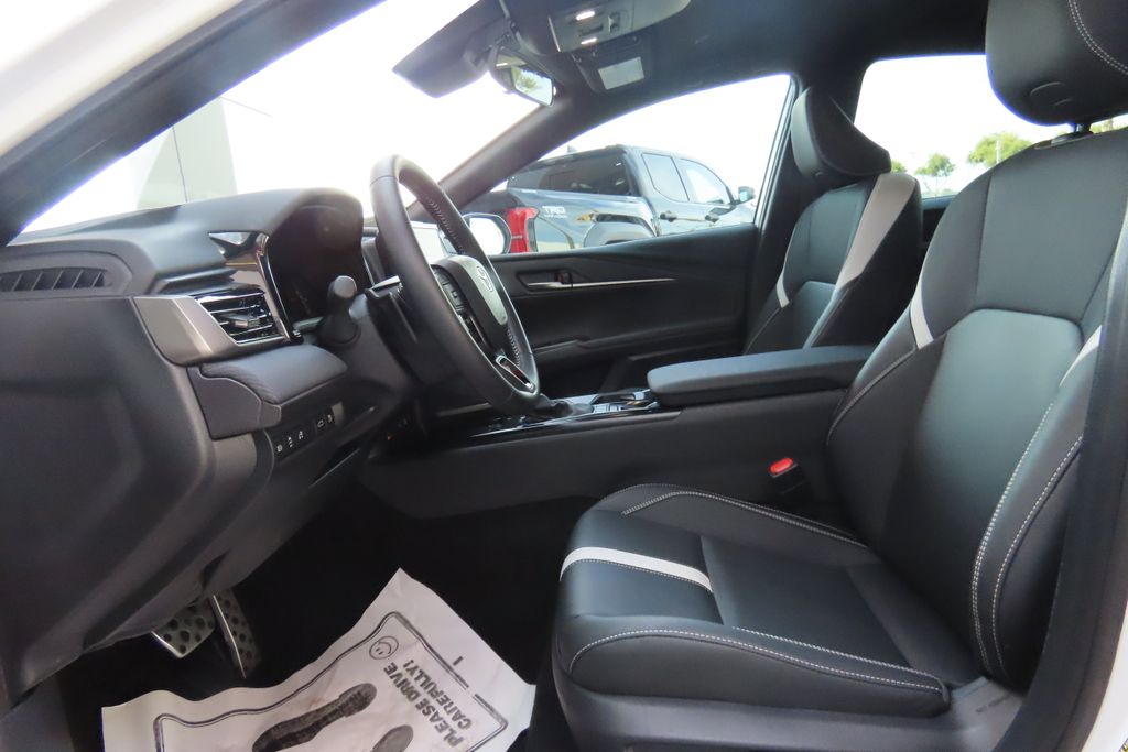 Thumbnail: 2025 Toyota Camry - 18