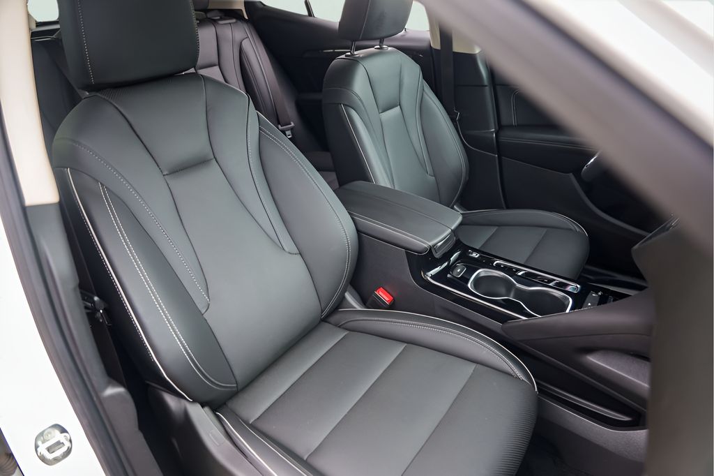 Used Car 2023 Buick Envision  Essence For Sale Under $30,000 In Austin, Texas