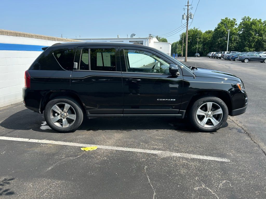 Thumbnail: 2016 Jeep Compass - 6