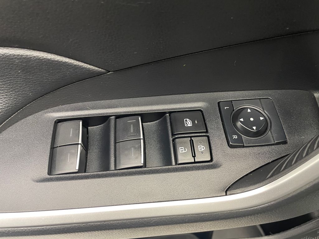 2023 Toyota RAV4 XLE 10