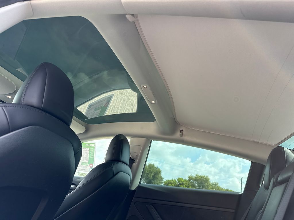 Used 2021  Tesla Long Range image 7