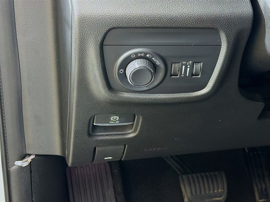 Used 2021 White Jeep Altitude image 32