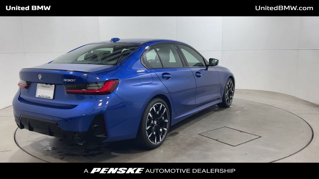 2025 BMW 3 Series 330i 8