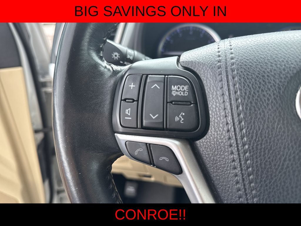 2018 Toyota Highlander Limited White at Community Kia