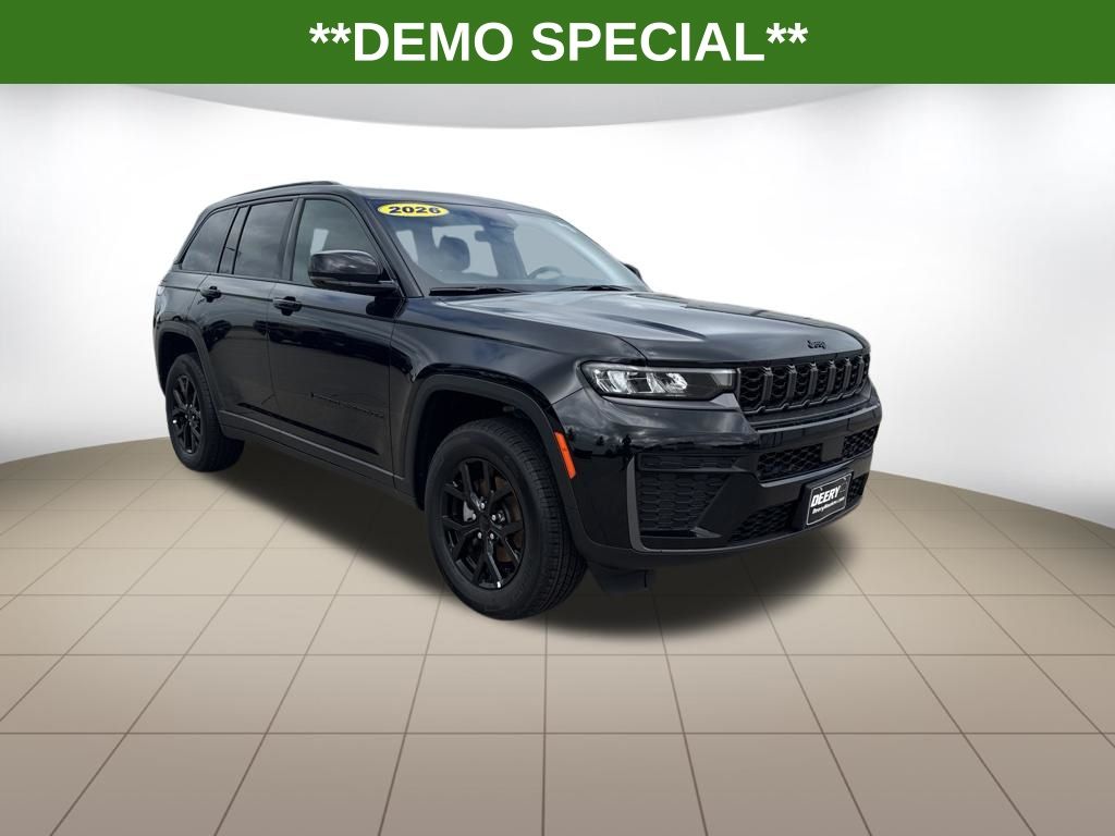 Diamond Black Crystal Pearlcoat 2026 Jeep Grand Cherokee SUV / Crossover Four-Wheel Drive 8-Speed Automatic