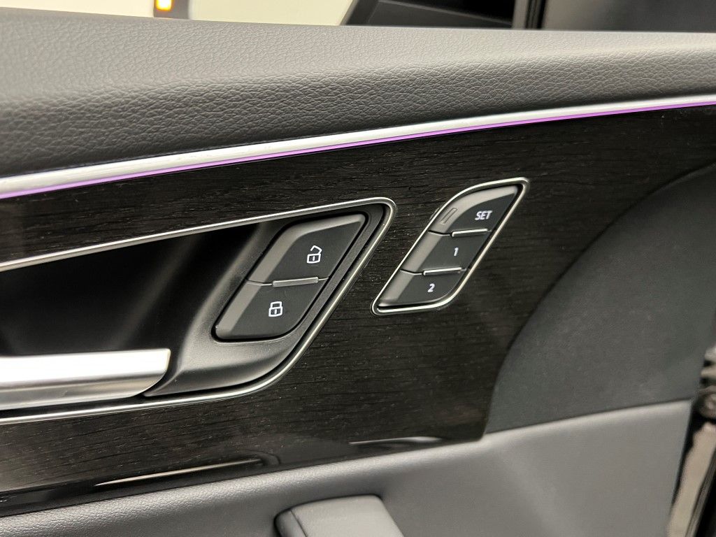 Thumbnail: 2026 Audi Q8 - 25